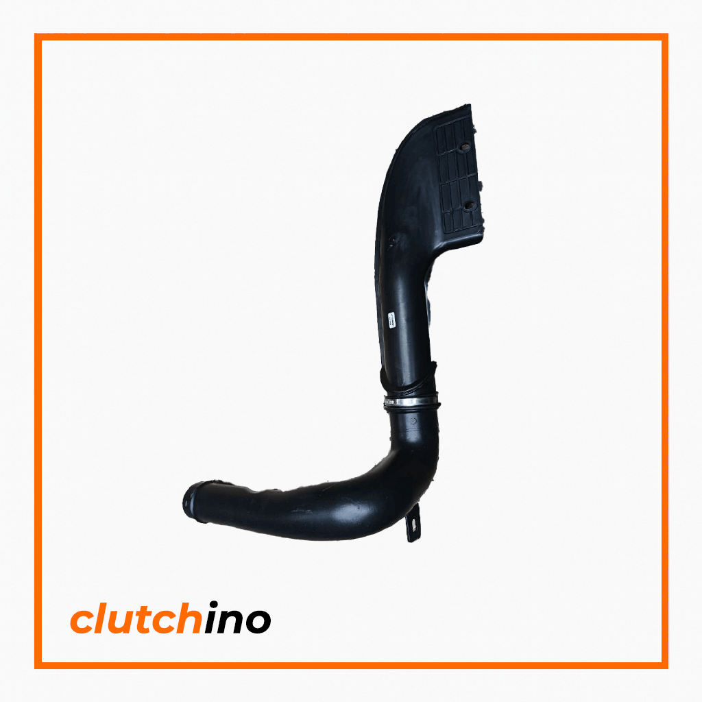 <p><strong>لوله هواکش ورودی شاهین معمولی</strong> با طراحی فابریک و جنس مقاوم، هوای تازه را به فیلتر هوا و سیستم موتور منتقل کرده و باعث افزایش راندمان، عملکرد بهتر و دوام سیستم هوارسانی خودرو می‌شود.</p>